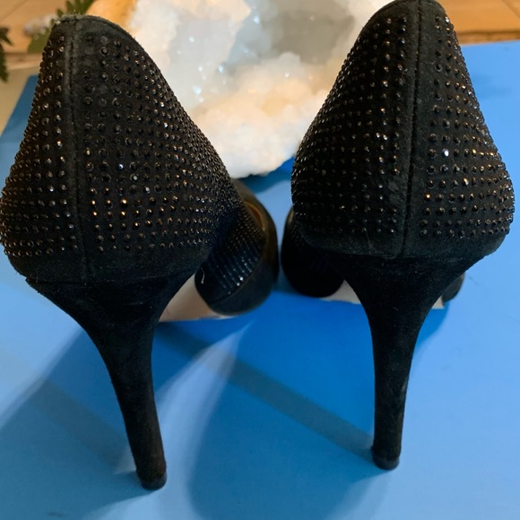 Vince Camuto classic heels with bling. - Picture 4 of 12